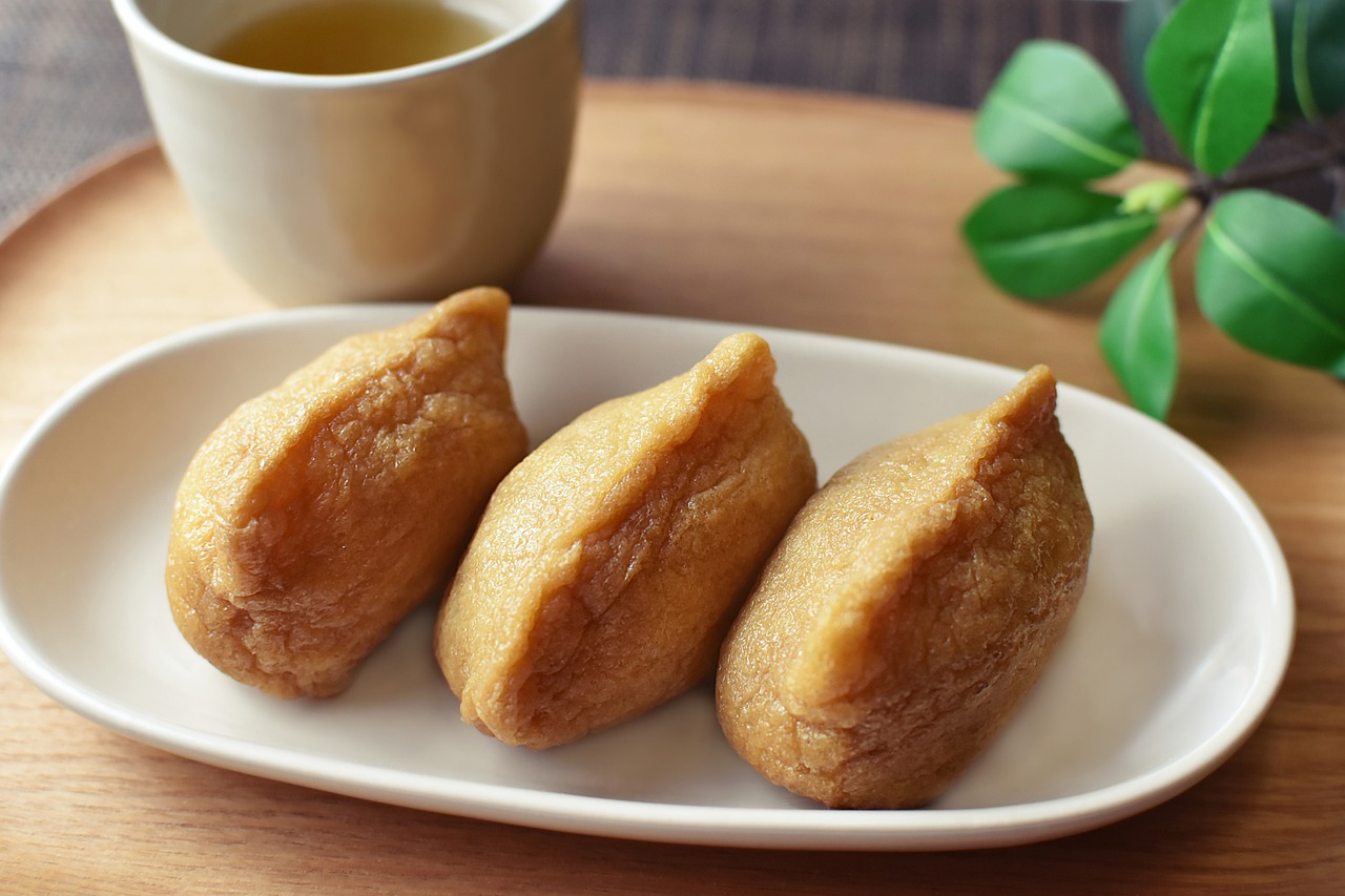 Inarizushi Japanese Cuisine Dish - subarasikiai / Pixabay