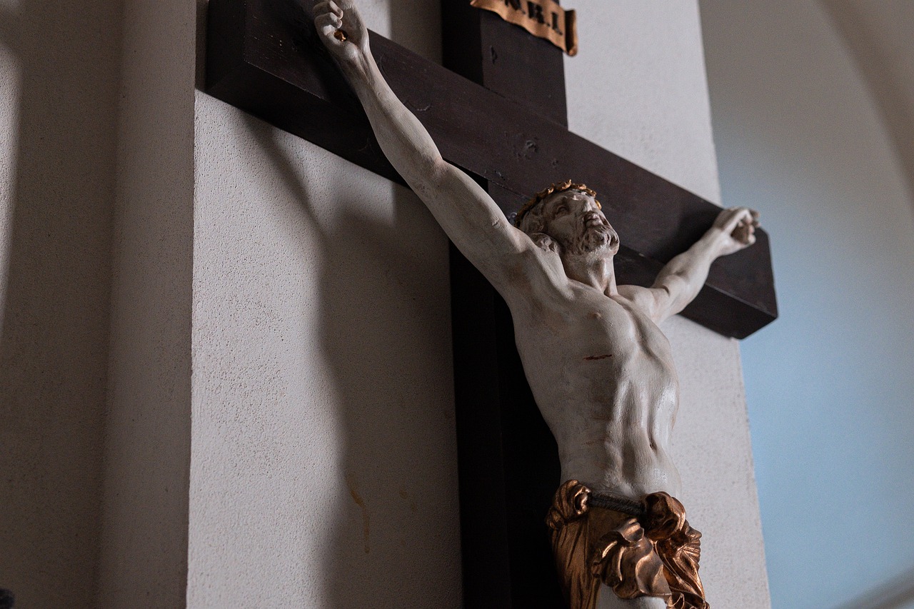 Jesus Cross Crucifixion Christ  - DolinaModlitwy / Pixabay