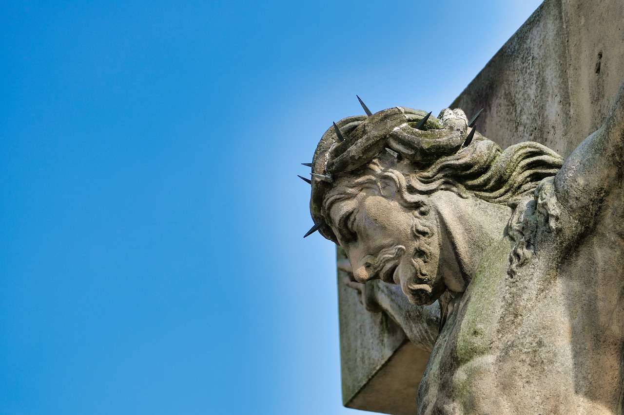 Jesus Cross Statue Crucifixion  - michaelmep / Pixabay