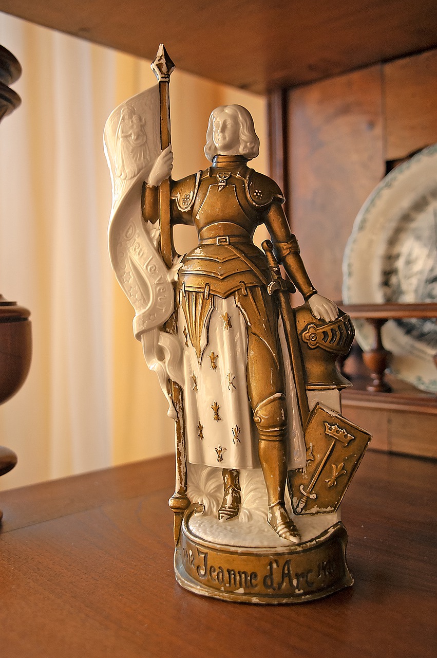 Joan Of Arc Saint Figurine Statue  - pignatta / Pixabay
