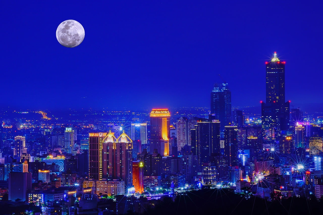 Kaohsiung Taiwan  Building  - tingyaoh / Pixabay