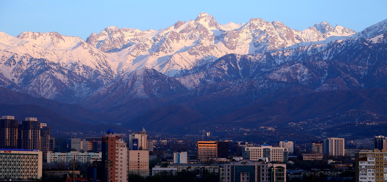 Kazakhstan City Mountains Almaty - Shavarev / Pixabay