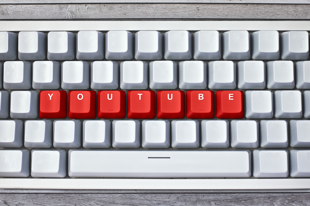 Keyboard Youtube Red Keys  - Aldarami / Pixabay