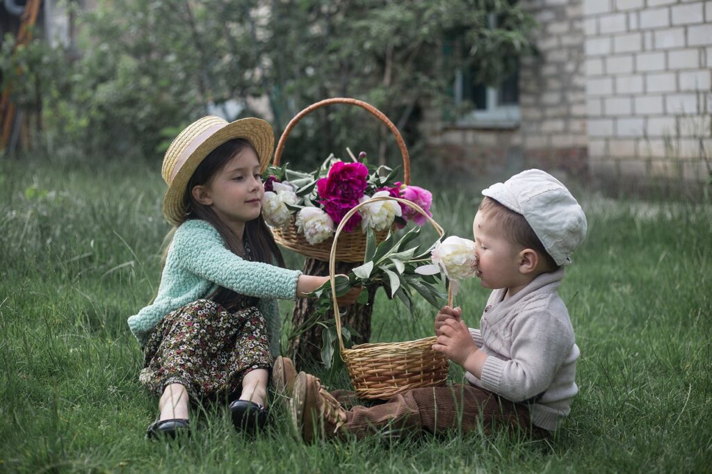 Kids Flowers Baskets Children Boy  - markarovay / Pixabay