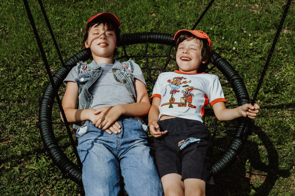 Kids Laughter Joy Summer Swing  - Victoria_Borodinova / Pixabay