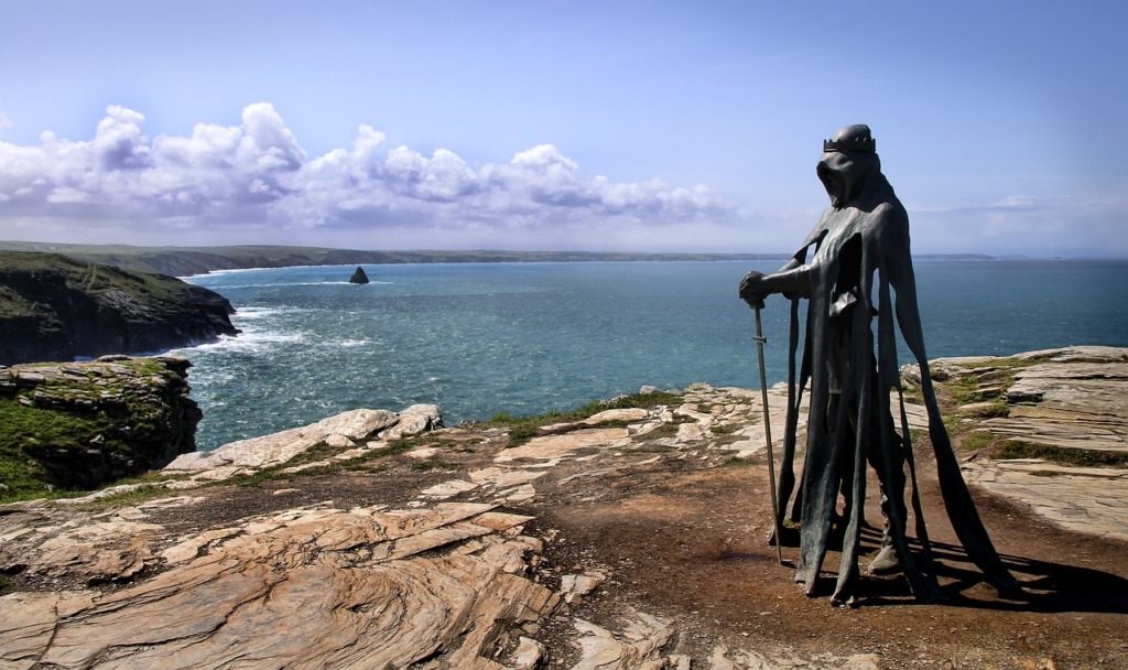 King Coast Arthur Tintagel Statue  - GregMontani / Pixabay