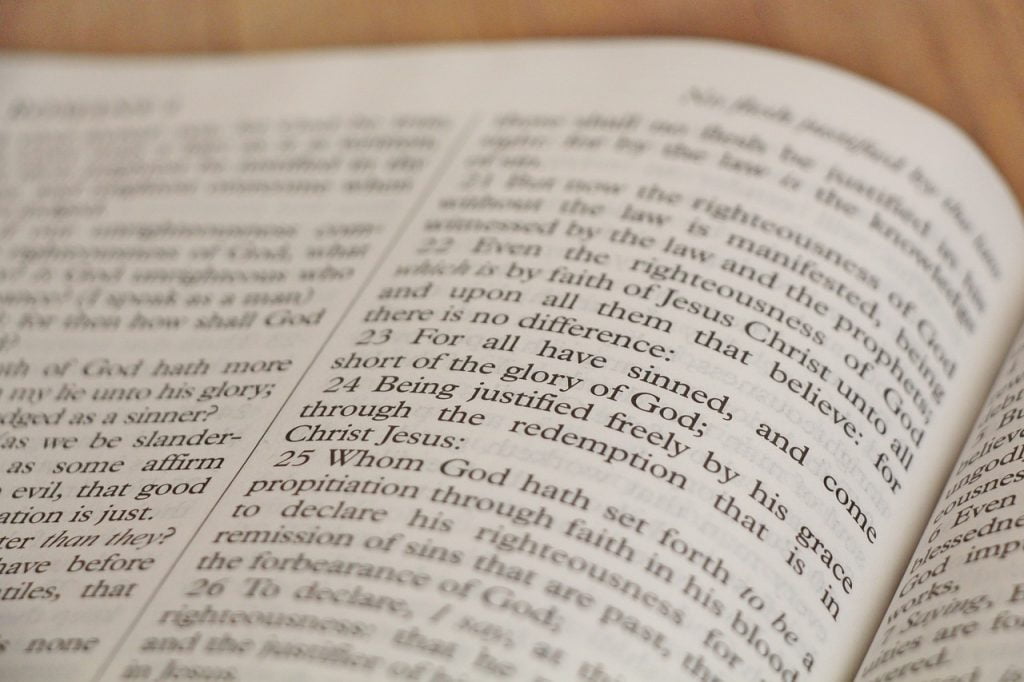 King James Version Kjv Bible Romans  - timesscript / Pixabay