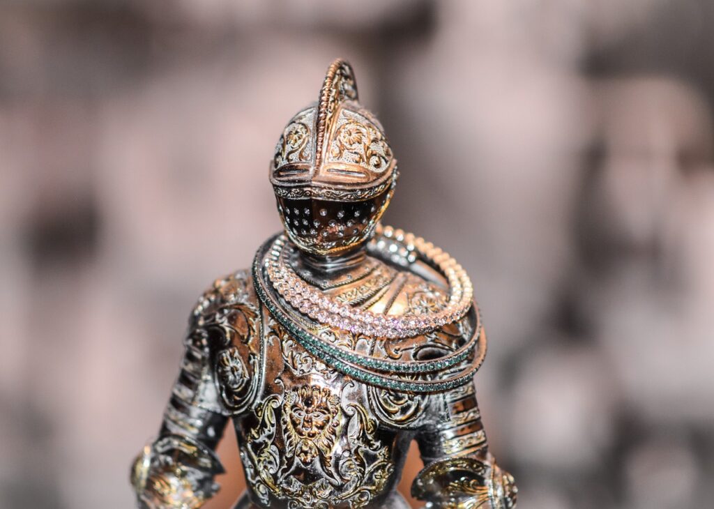 Knight Warrior Helmet Jewellery  - giaknight / Pixabay