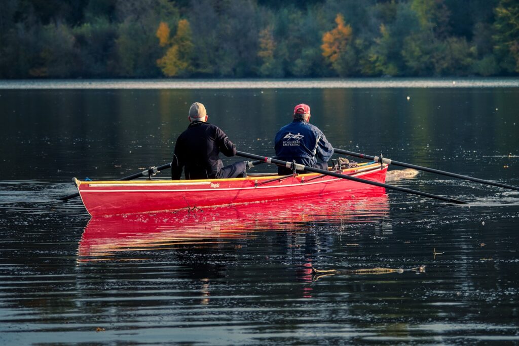 Lake Boat Rowing Reservoir River  - fietzfotos / Pixabay