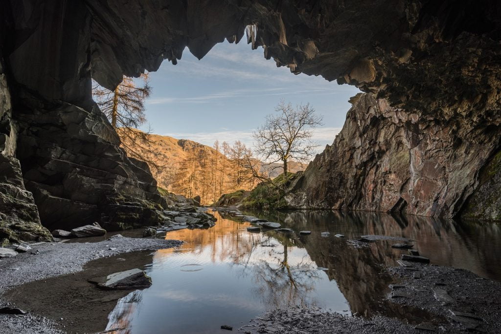 Lake District Cumbria Cave  - ebor / Pixabay