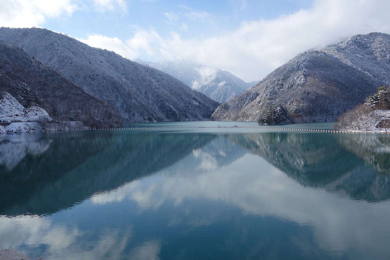 Lake Mountains Nature Japan  - janpauldx0827 / Pixabay