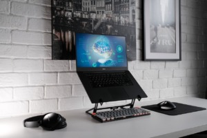 Laptop Desk Office Workspace  - Riekus / Pixabay