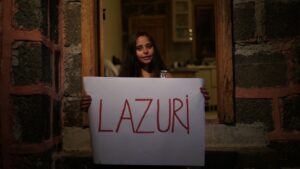 Lazuri Banner Girl Young Woman  - bucaklisi / Pixabay