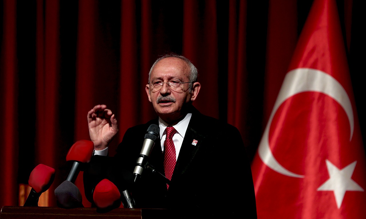 Leader Political Part Leader Chp  - mynetiz / Pixabay