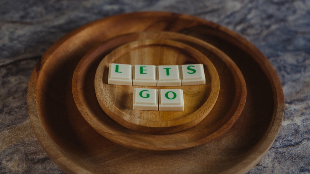 Let S Go Motivational Letter Tiles  - Javaistan / Pixabay