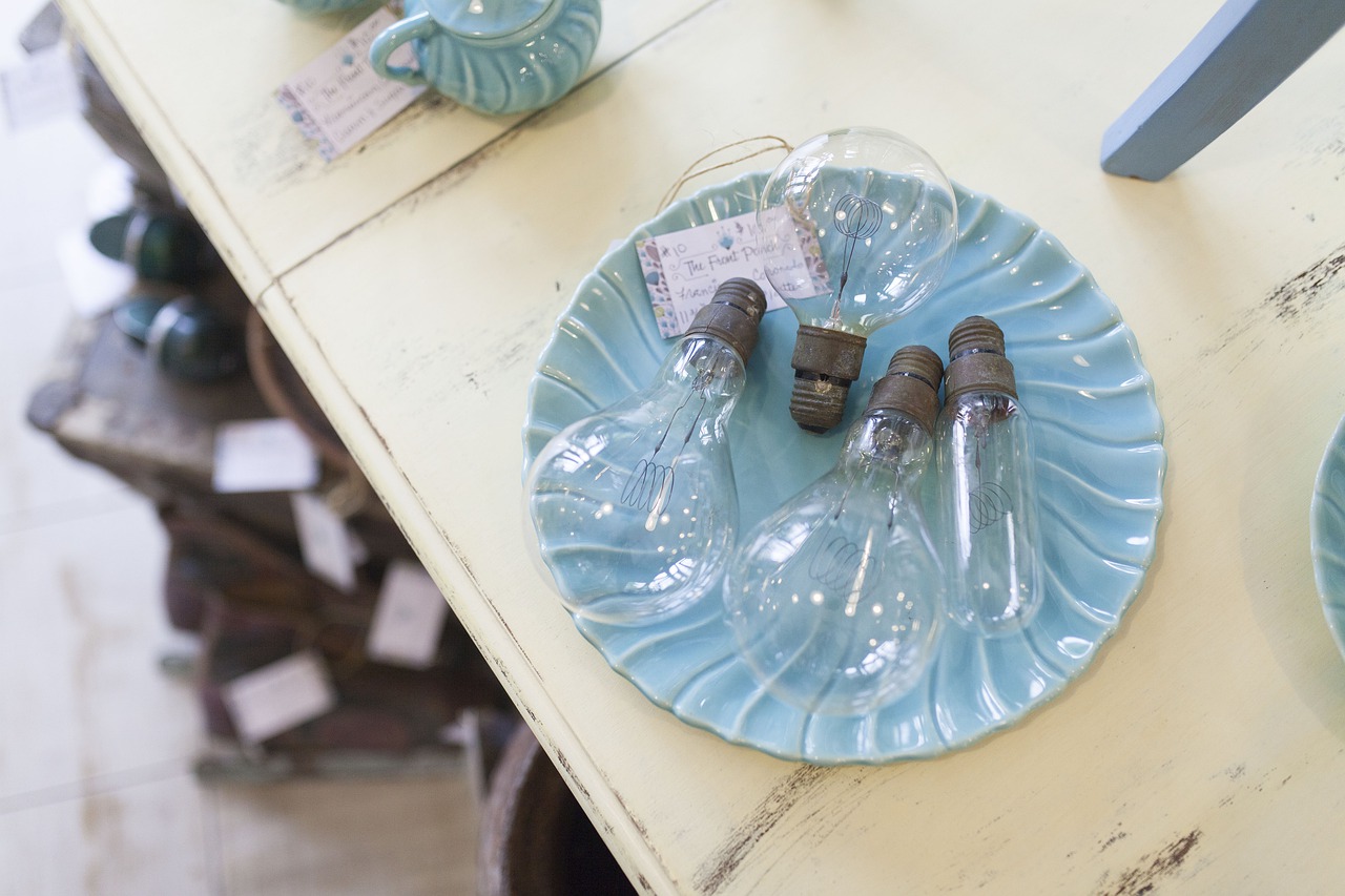 Lightbulb Bulb Light Energy Lamp - alisonupdyke / Pixabay