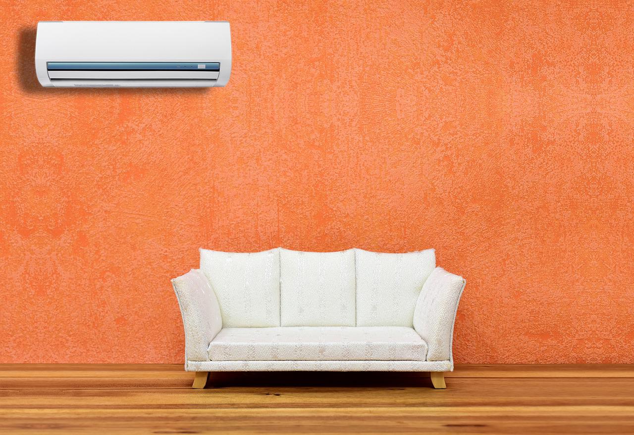 Living Room Couch Air Conditioner - Tumisu / Pixabay