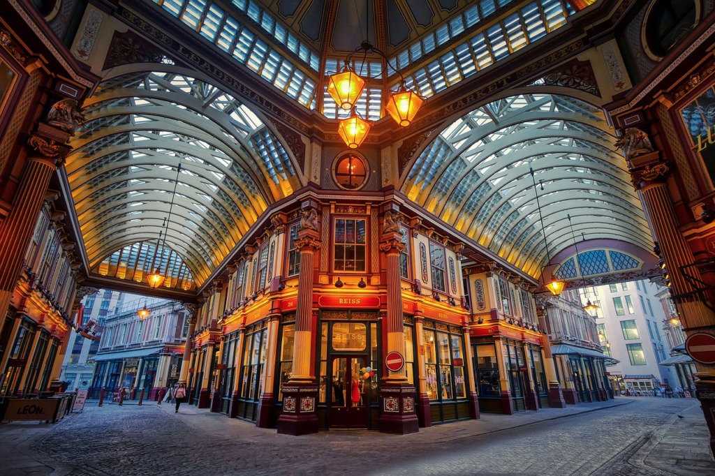 London Arcades Department Store  - fietzfotos / Pixabay