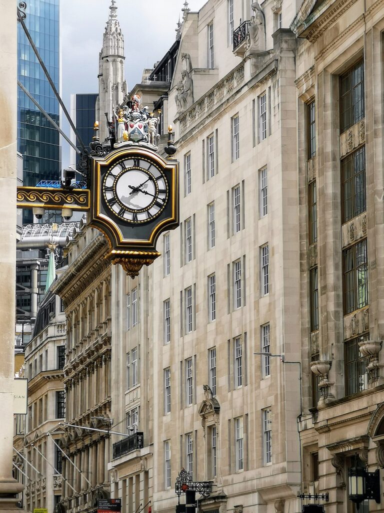London Architecture Clock Time Old  - Pottinger / Pixabay