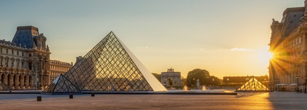 Louvre Museum Pyramid Building  - pierre9x6 / Pixabay
