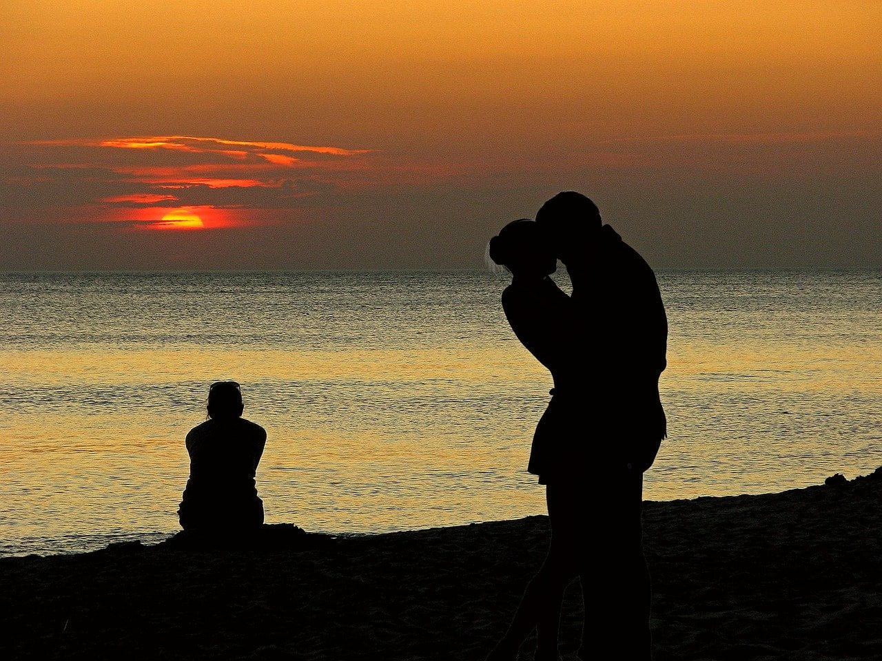 Lovers Pair Love Jealousy Rivalry  - cocoparisienne / Pixabay