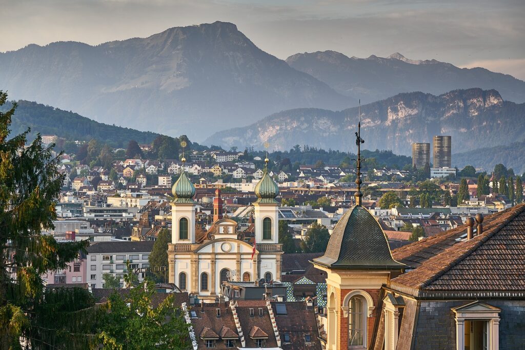Lucerne Switzerland Tourism Famous  - algorino / Pixabay