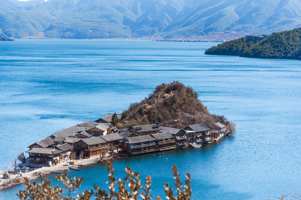 lugu lake china yunnan mountain 4648775