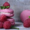macarons raspberries pastries 2548827