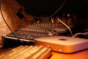 Machine Audio Music Sound Studio  - Super_Creator / Pixabay