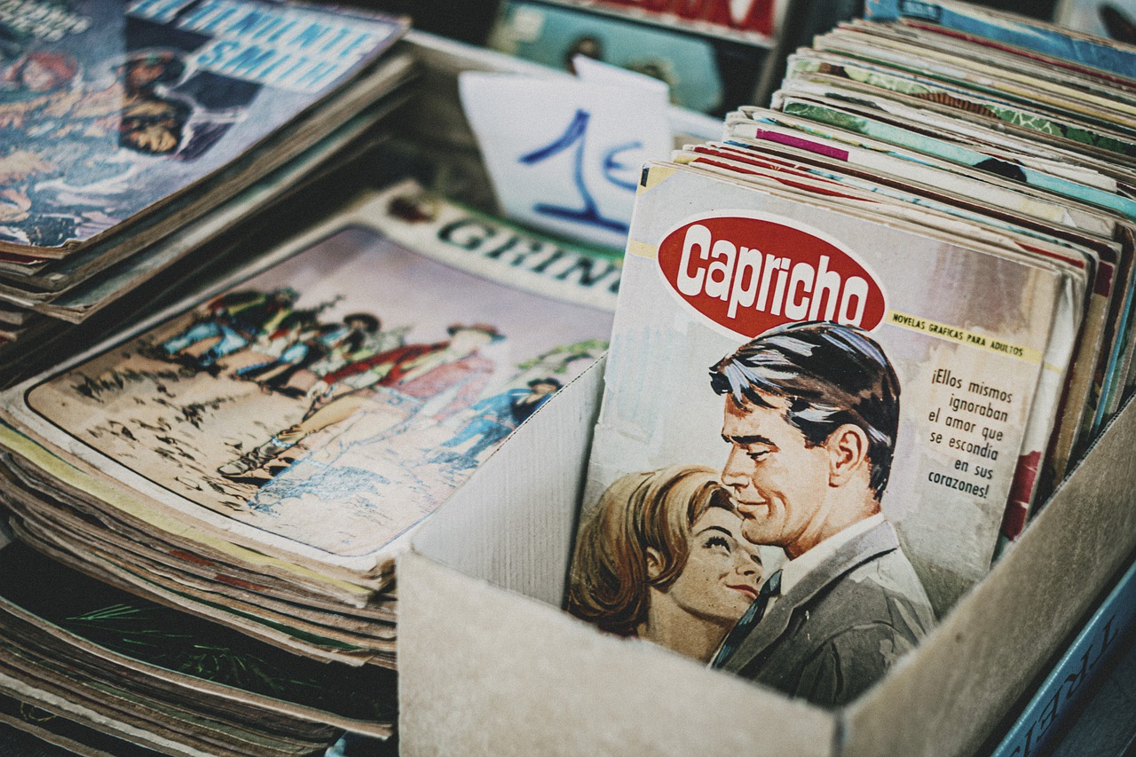Magazine Novel Books Antique  - Antonio_Cansino / Pixabay