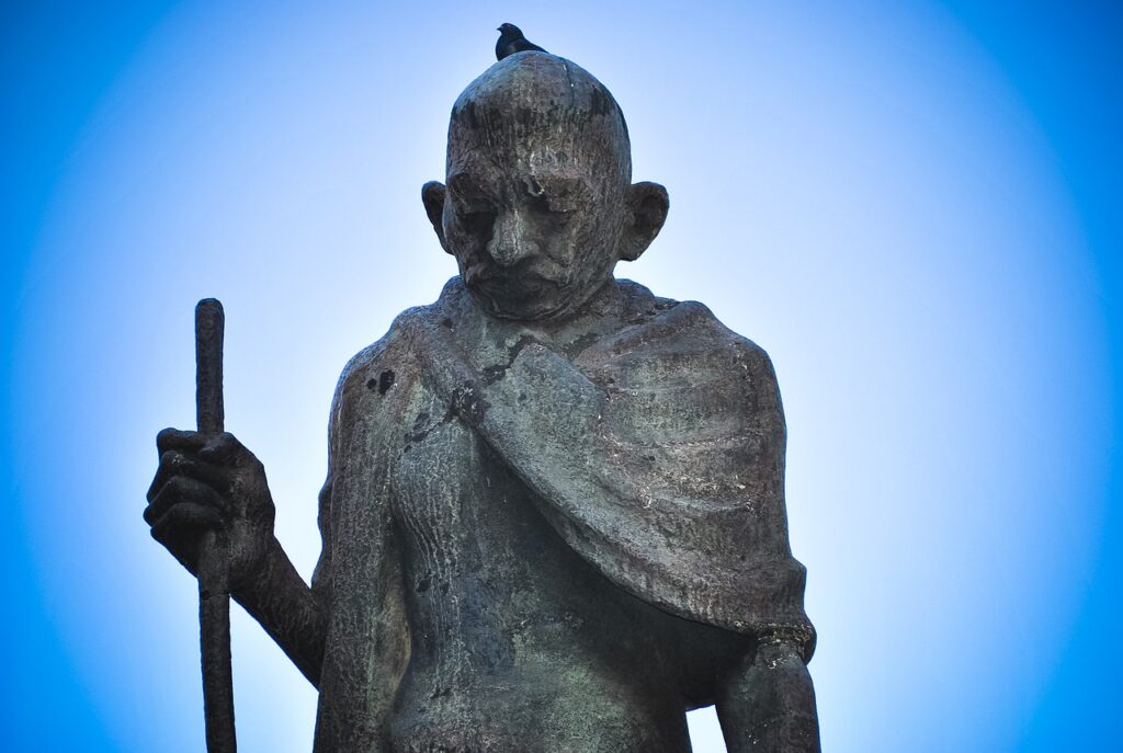 Mahatma Gandhi Statue Sculpture  - philipephotos / Pixabay