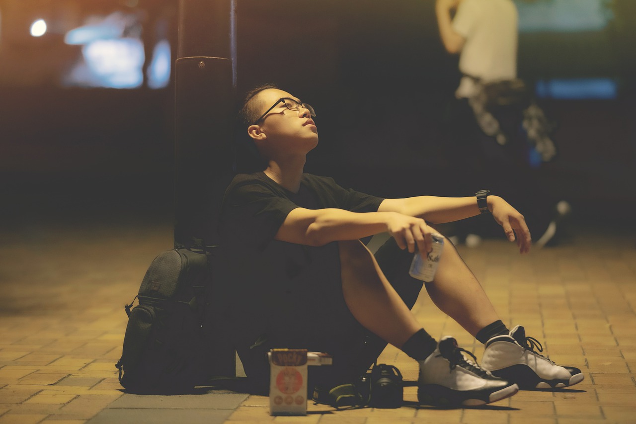 Male Asian Sit Sitting Sitting Man  - anhkhac / Pixabay