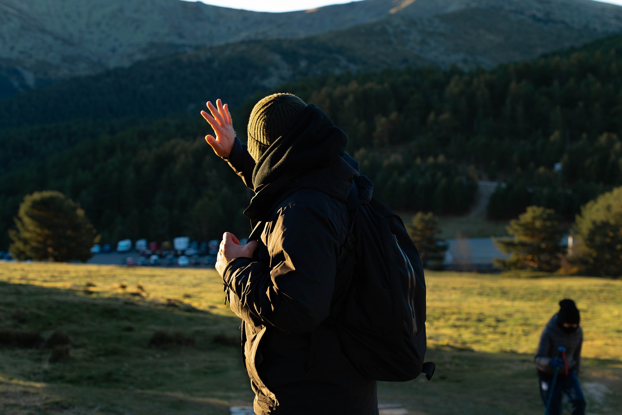 Man Backpack Hiker Hiking Beanie  - 18SARDI / Pixabay