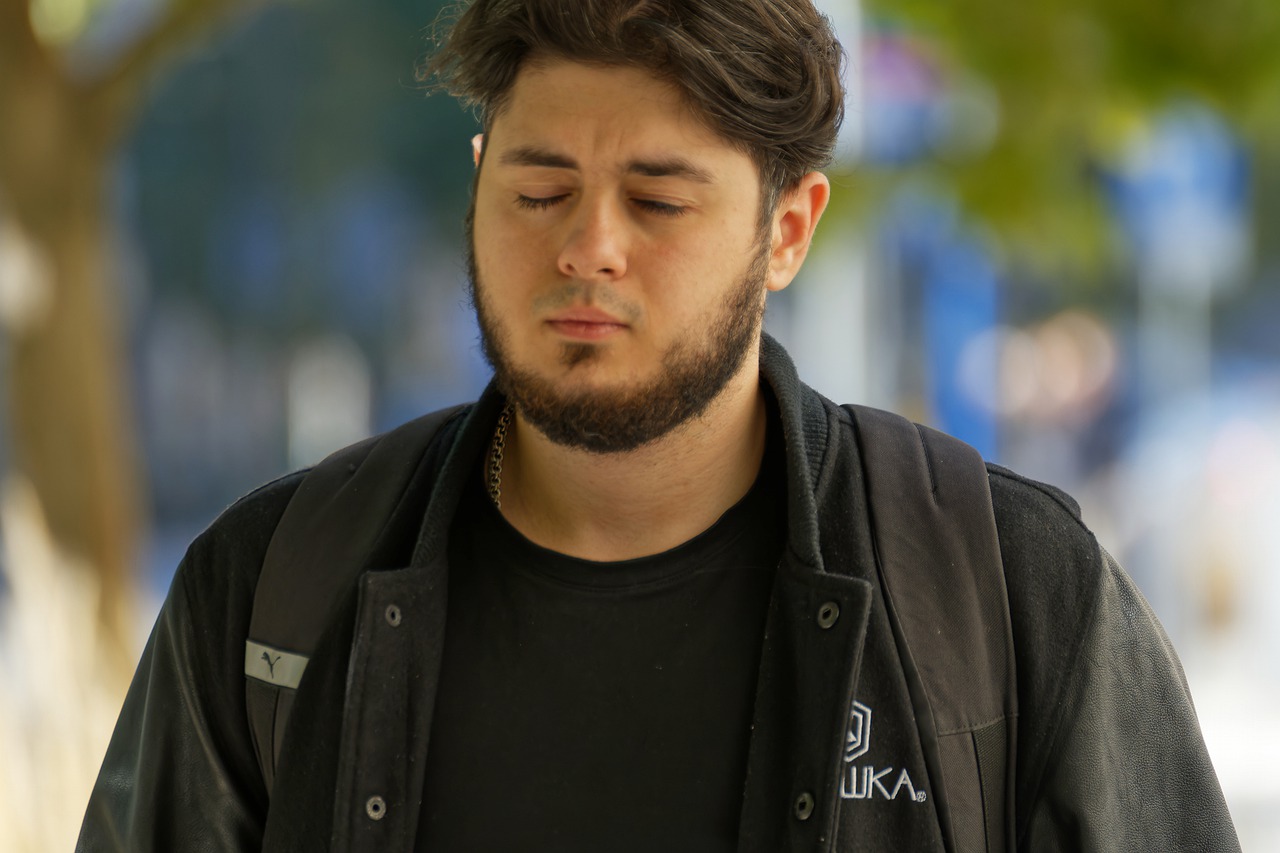 Man Beard Portrait Young Walking  - Surprising_Shots / Pixabay