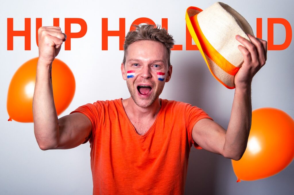 Man Cheering Holland Portrait Fan  - Sammy-Williams / Pixabay