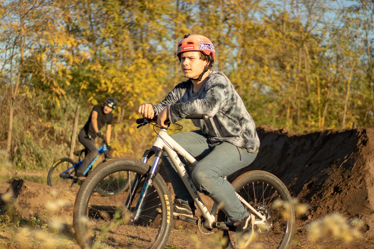 Man Cyclist Bike Sport Young  - Wladynosz / Pixabay