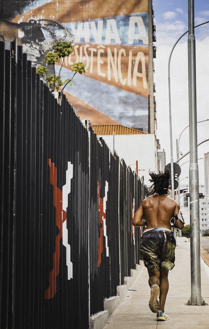 Man Fit Athlete Run Sport  - tracklandco / Pixabay