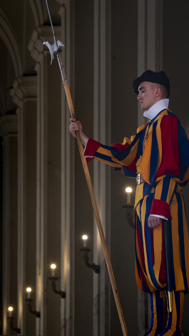 Man Guard Uniform Spear  - Ken_Woodley / Pixabay