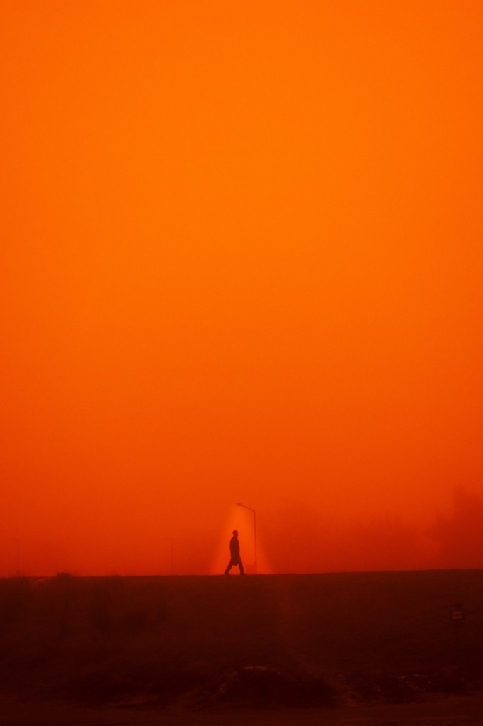 Man Haze Sundown Sunset  - enesersahin / Pixabay