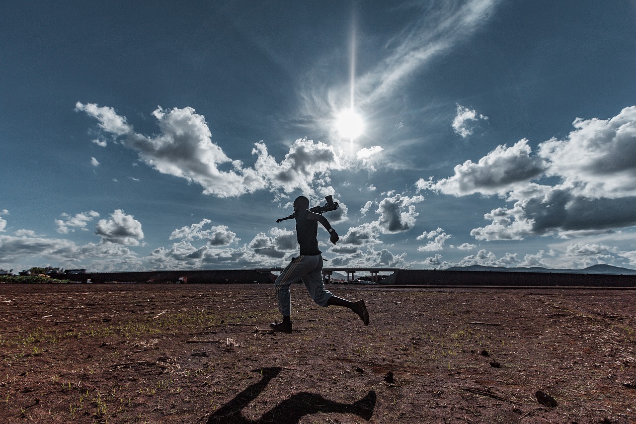 Man Jump Model Silhouette  - antonytrivet / Pixabay