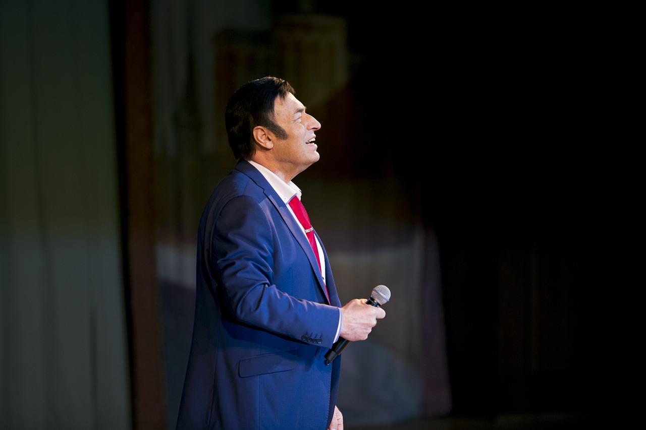 Man Microphone Singer Performance - YasDO / Pixabay