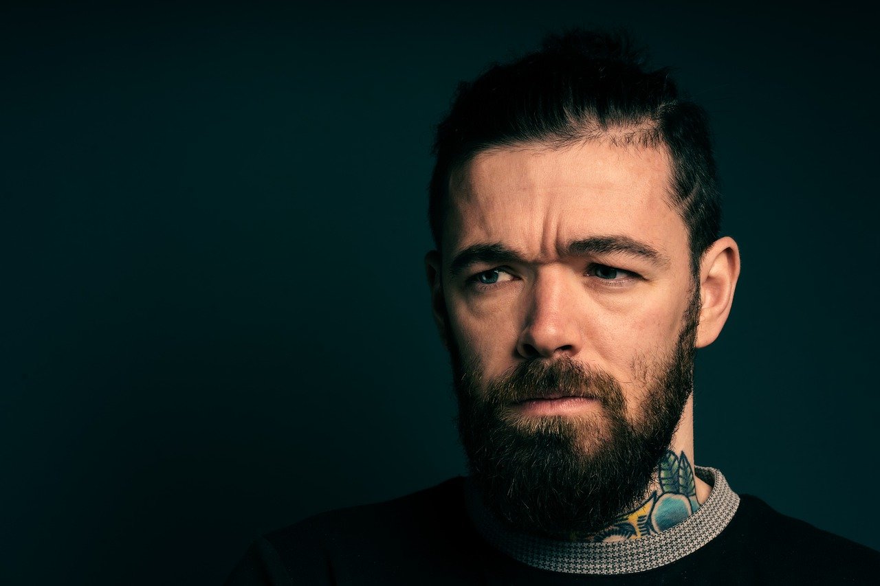 Man Model Face Beard Gesture - leemurry01 / Pixabay