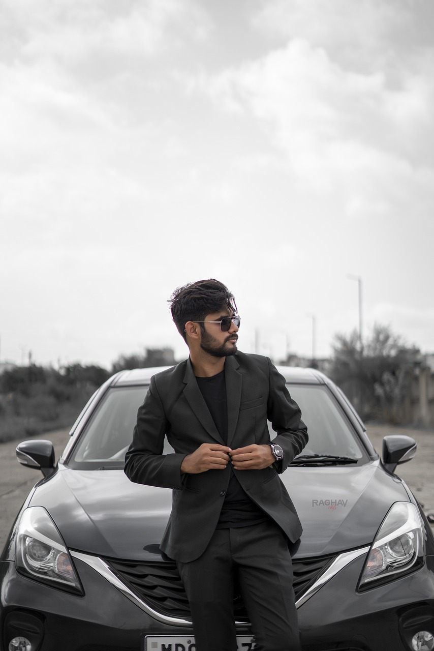 Man Model Fashion Pose Portrait  - raghavbhadoriya / Pixabay