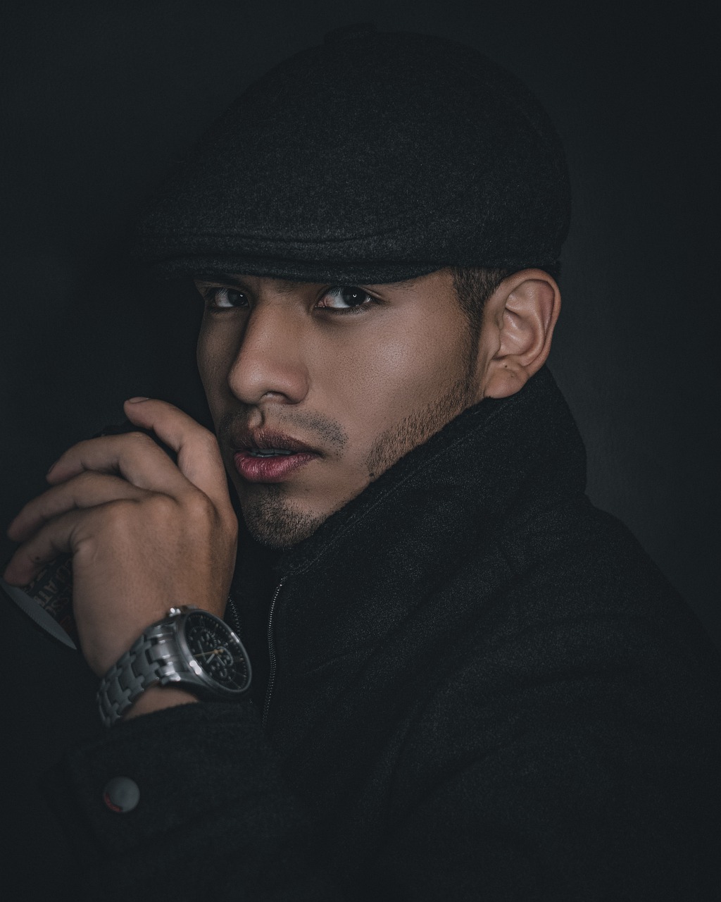 Man Model Portrait Pose Hat Watch  - cesarte_41 / Pixabay