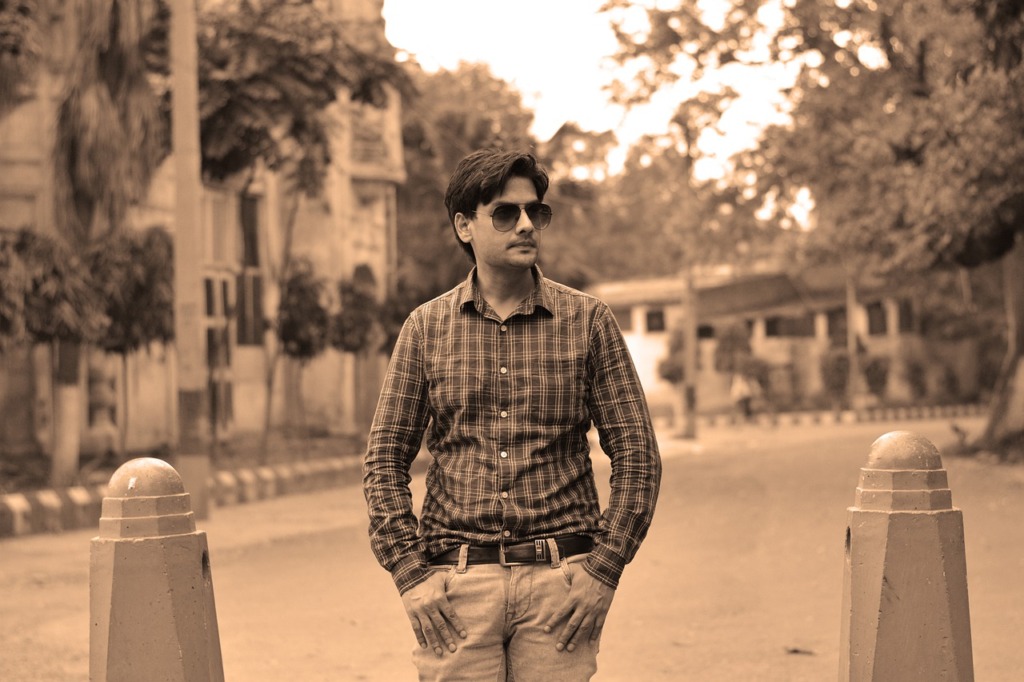 Man Model Standing Pose Sepia  - Virat_Maurya / Pixabay