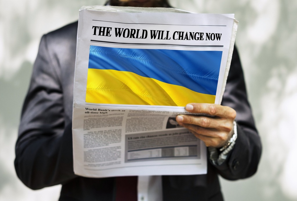 Man Newspaper Read World Change  - geralt / Pixabay