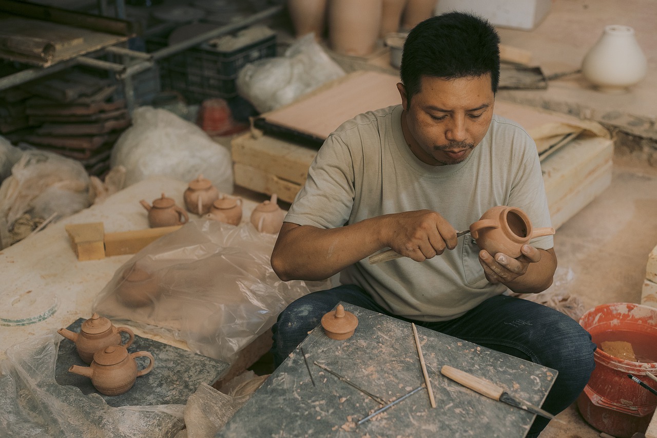 Man Portrait Ceramic Painting  - tiemaoanh / Pixabay