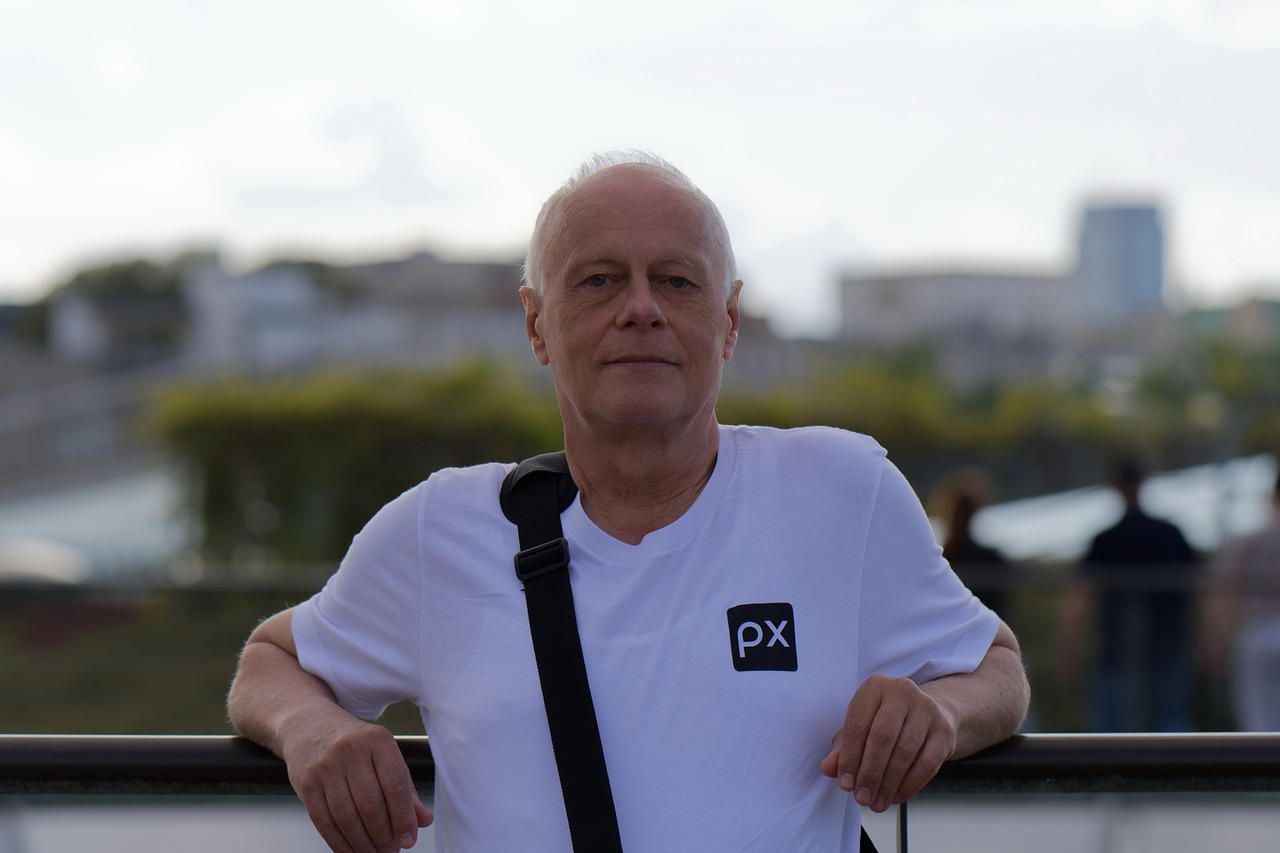 Man Portrait Outdoors T Shirt Pose  - Surprising_Shots / Pixabay