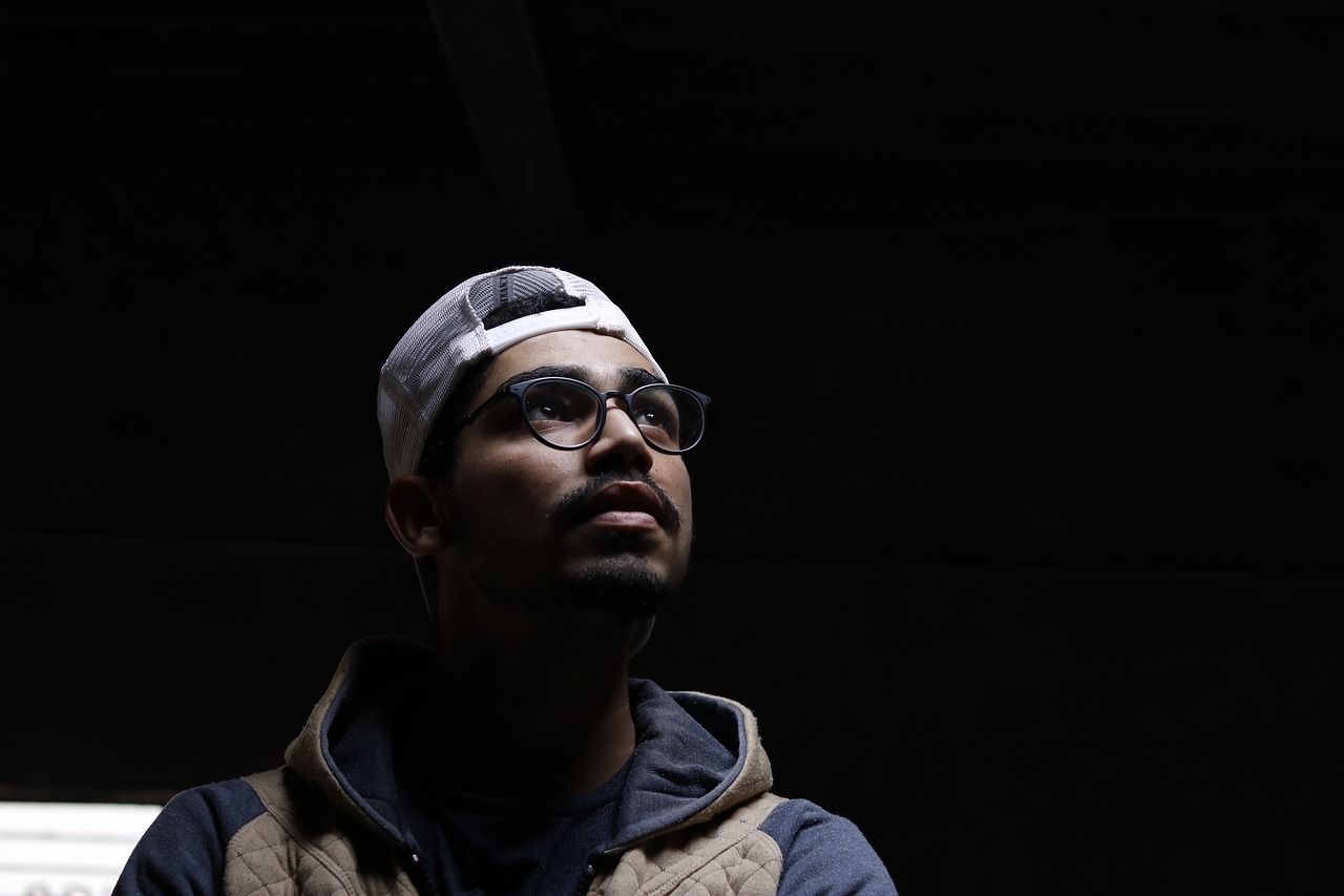 Man Portrait Photography Low Key - theharpreetbatish / Pixabay