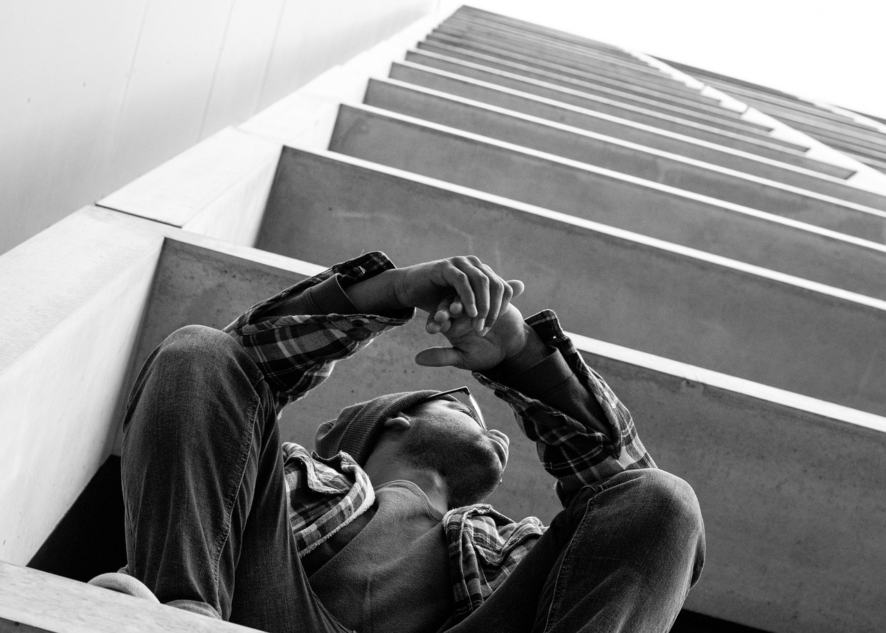 Man Sad Sitting Loneliness Lonely  - rekned / Pixabay